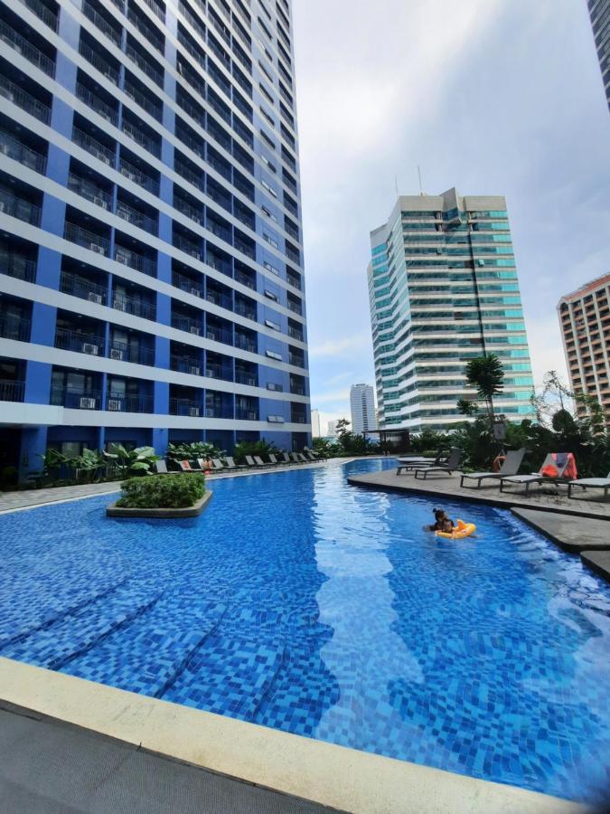 Stylish&Comfort Unit With Balcony In Air Makati 마카티 외부 사진
